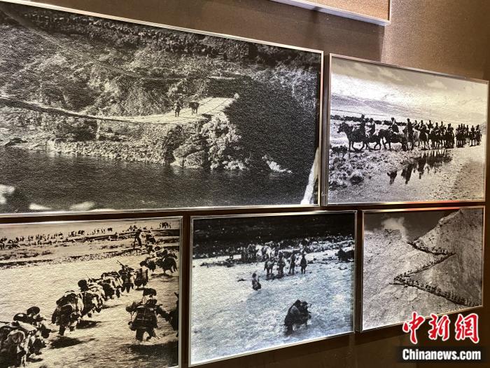 紅樓內(nèi)展廳，圖為昌都戰(zhàn)役中的人民解放軍。彭寧鈴 攝