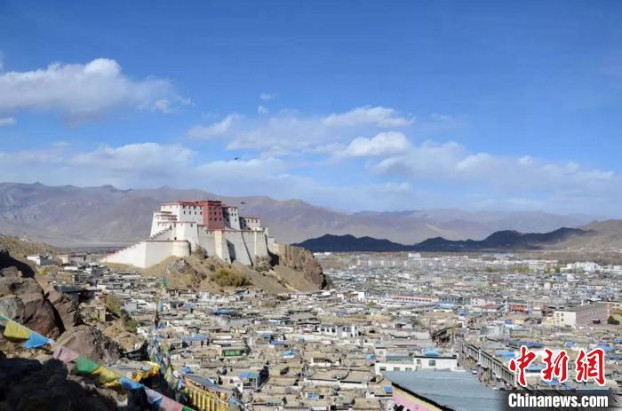 日喀則是“千山之宗，萬水之源”，有著大城市所向往的天然資源?！∪A東師大供圖