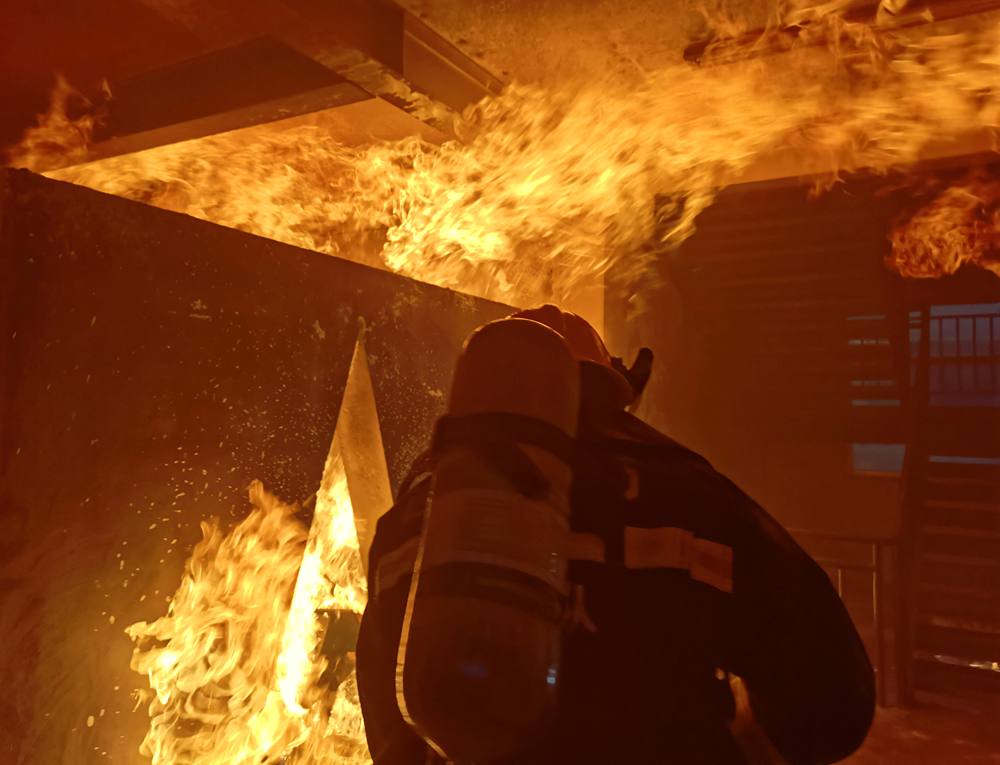 畫面“燃爆”。