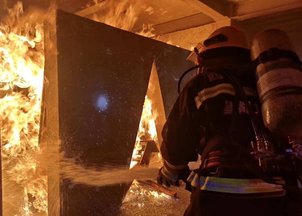 真火內(nèi)攻實(shí)操訓(xùn)練。