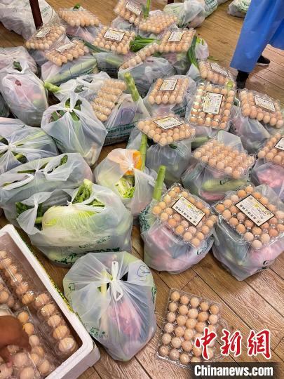 西藏格拉丹東超市疫情期間全力保障市場供應。　受訪者供圖