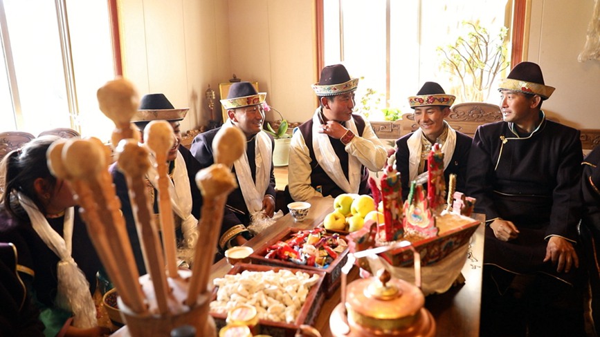 齊聚一堂，迎“古突”之夜。