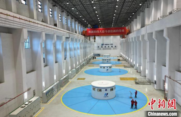 圖為水電站內(nèi)部?！⊥趵凇z