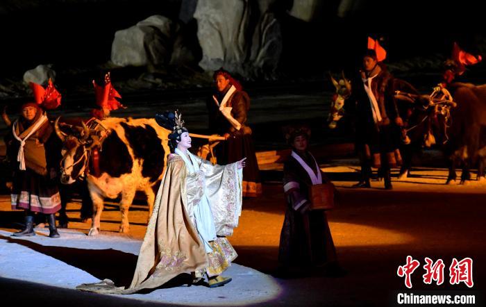 3月17日，西藏拉薩，《文成公主》大型史詩劇演出現(xiàn)場?！±盍?攝