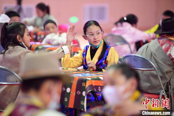 圖為比賽現(xiàn)場?！∝暩聛硭?攝