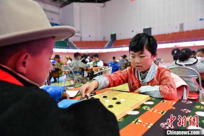 圖為比賽現(xiàn)場?！∝暩聛硭?攝