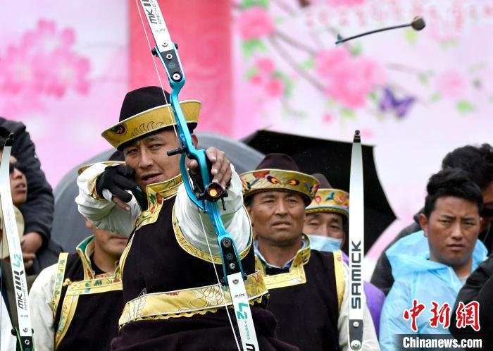 3月28日，選手參加響箭比賽?！±盍?攝