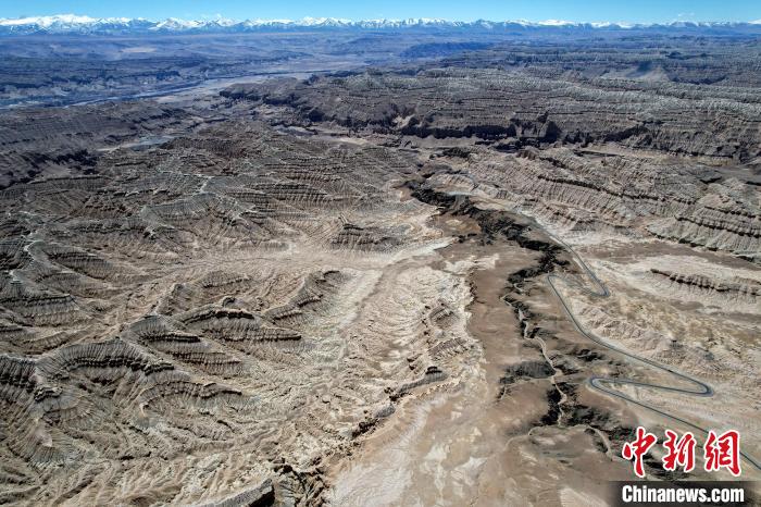 4月5日，西藏阿里札達(dá)土林。(無人機(jī)照片) 李林 攝