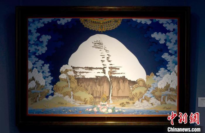 圖為5月16日，展覽中新創(chuàng)唐卡作品《岡底斯山》?！±盍?攝