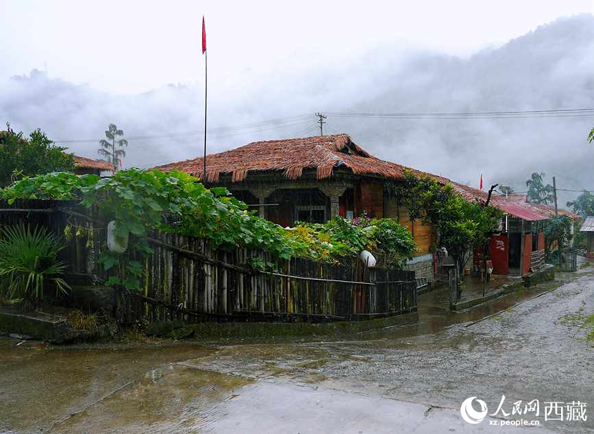 門巴族的特色庭院。