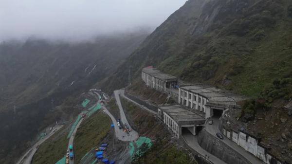 幾代建設(shè)者，歷經(jīng)半個(gè)多世紀(jì)完成！這是一條怎樣的公路？