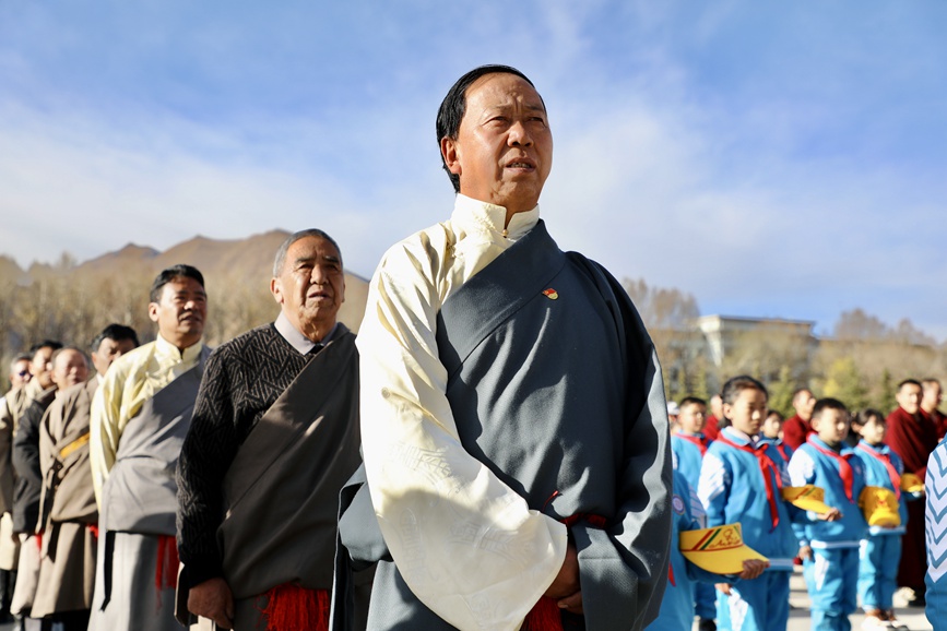 “升國(guó)旗、唱國(guó)歌”儀式現(xiàn)場(chǎng)。