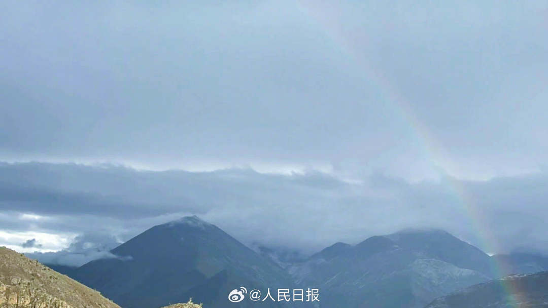接好運(yùn)！青藏高原現(xiàn)巨大彩虹橋