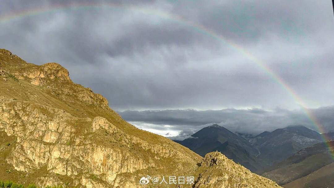 接好運(yùn)！青藏高原現(xiàn)巨大彩虹橋