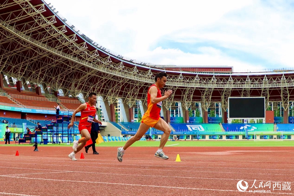 拉薩市群眾文化體育中心舉辦的田徑賽實況。