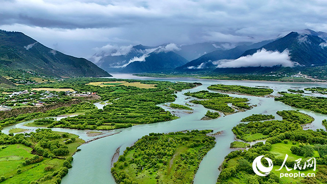 雅尼國家濕地公園風(fēng)景如畫。人民網(wǎng)記者 次仁羅布攝