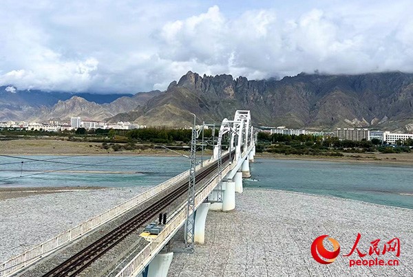 拉薩河特大橋。張敏穎 攝