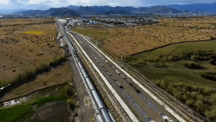 青稞“蛻變”，牦?！俺鋈Α保】次鞑剞r(nóng)牧民的“十四五”豐收答卷