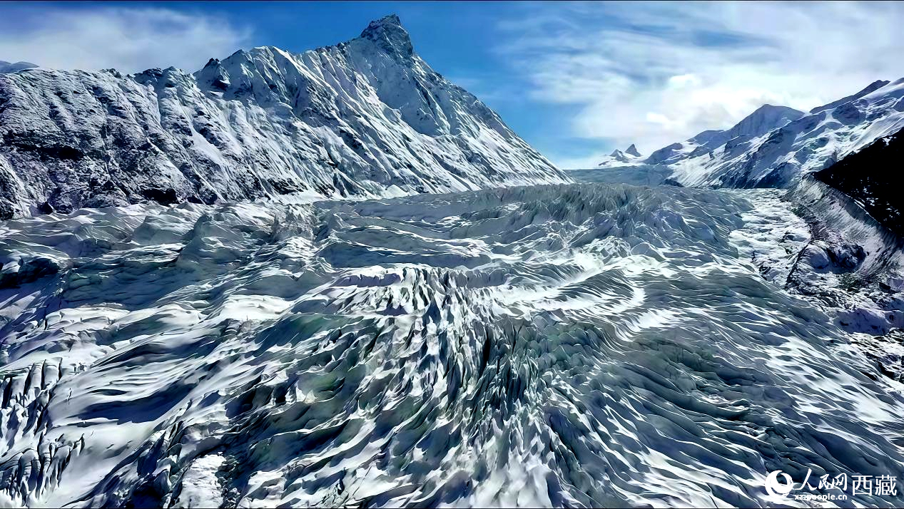 依噶冰川位于那曲市嘉黎縣尼屋鄉(xiāng)。