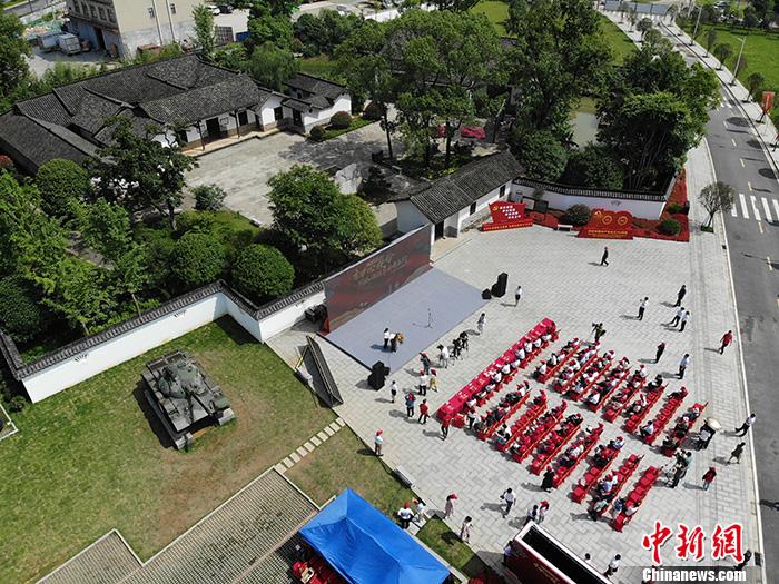 31日上午，“在這里讀懂初心使命——網(wǎng)絡(luò)媒體革命老區(qū)行”網(wǎng)絡(luò)主題采訪活動(dòng)湖南站啟動(dòng)儀式在長沙許光達(dá)故居舉行。<a target='_blank'  ><p  align=